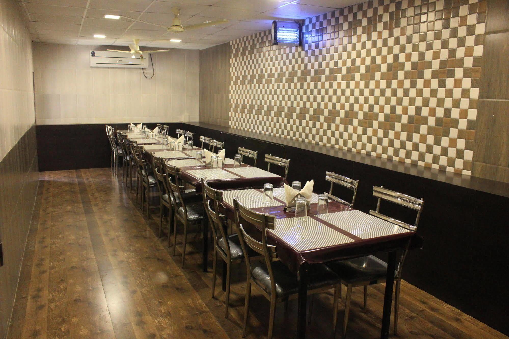 Hotel Fortune Mumbai Ngoại thất bức ảnh